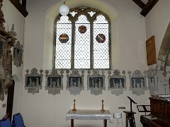 North-Ockendon-Church-Essex-3-Monument.jpg