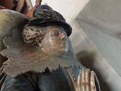 Stansted-Mountfitchet-Church-Essex-St-Mary-3-Monument.jpg